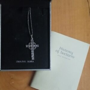 Vintage Sterling Silver Engraved Cross Pendant Necklace